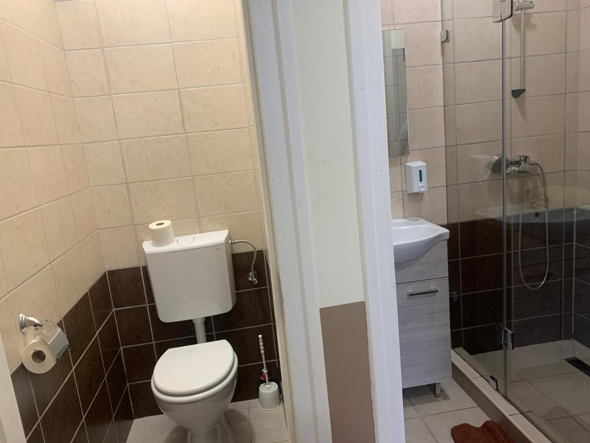 Apartament Center Panzio Vecsés Zewnętrze zdjęcie